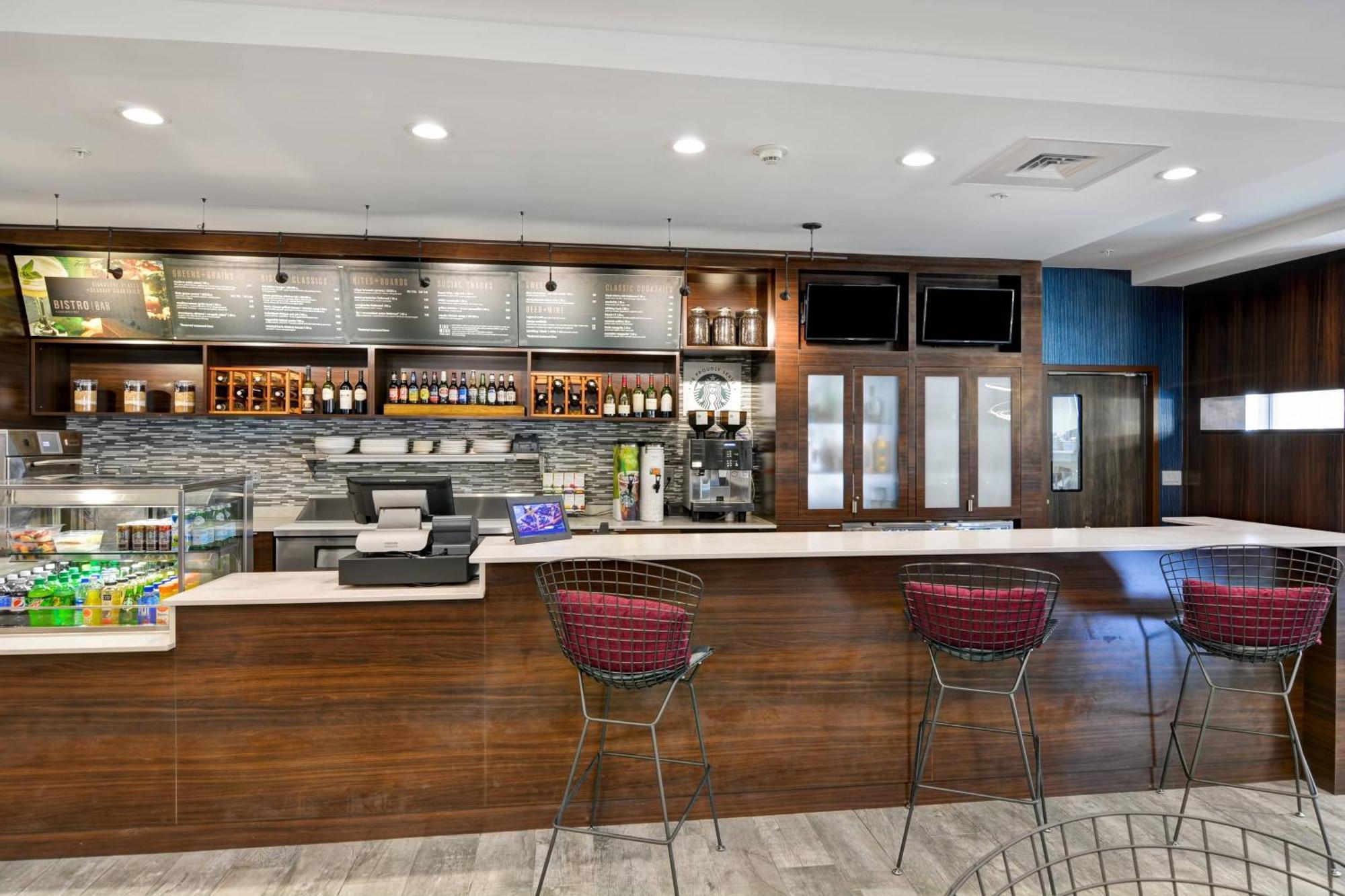 Courtyard By Marriott Long Island Islip/Courthouse Complex Hotel Central Islip Exterior photo